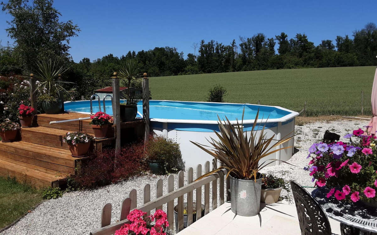 piscine - Maison à SAINT-PRIVAT-DES-PRES