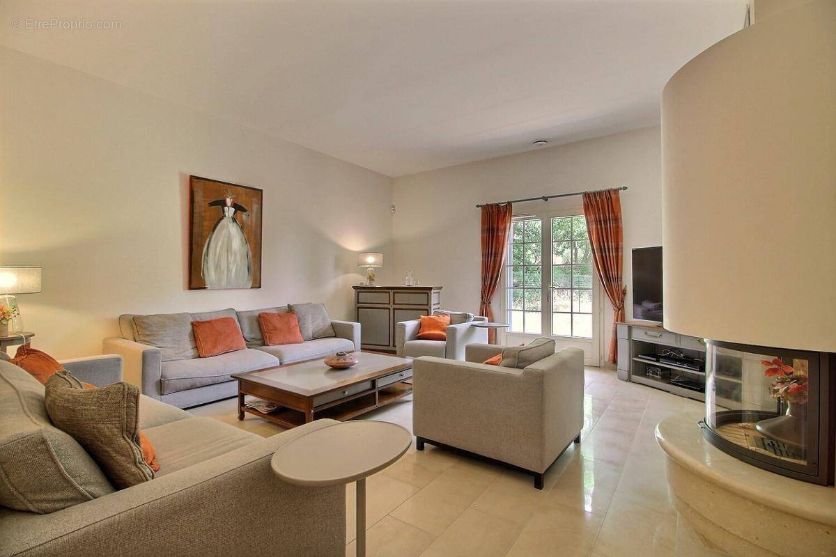 Maison à L&#039;ISLE-SUR-LA-SORGUE