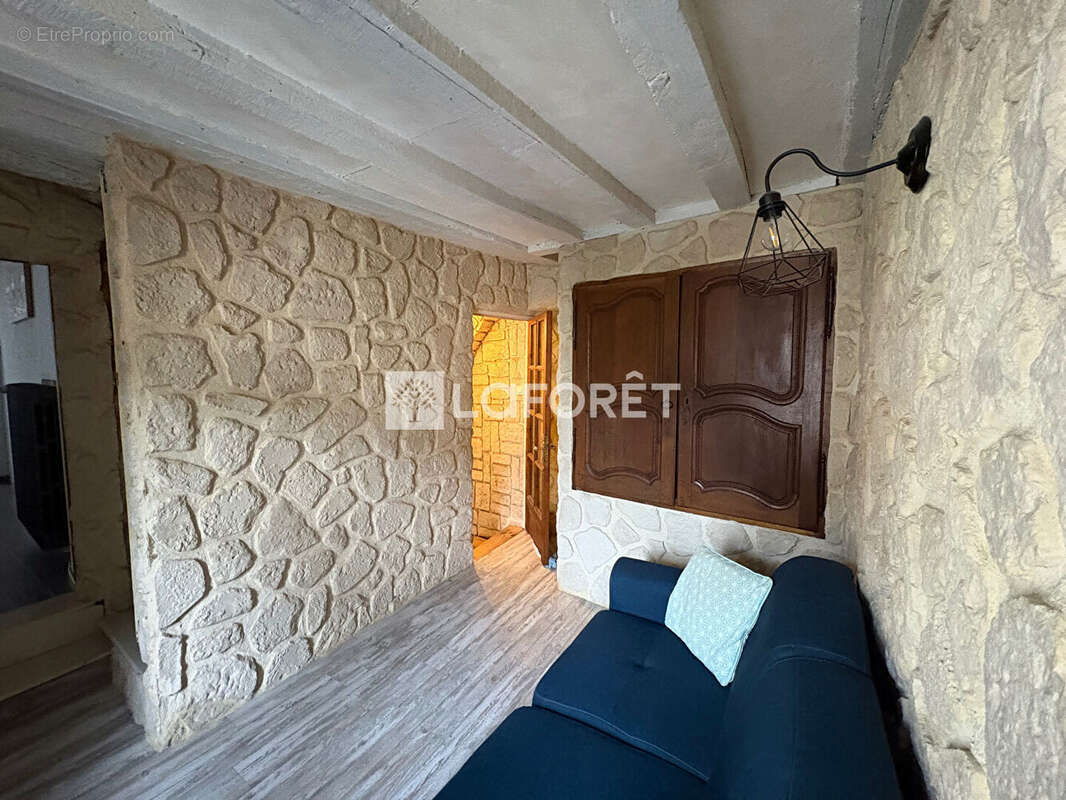 Maison à JUZIERS