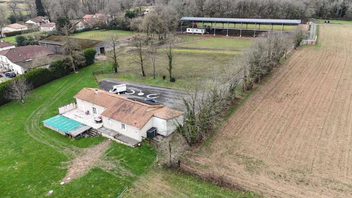 Maison à ROUMAZIERES-LOUBERT