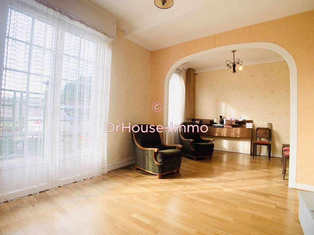 Maison à CHALETTE-SUR-LOING