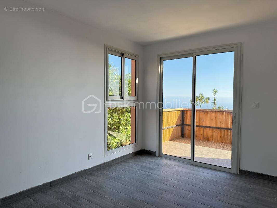 Maison à LES AVIRONS