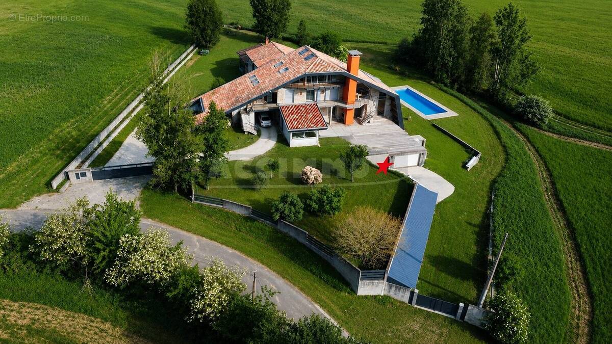 Maison à CARAMAN