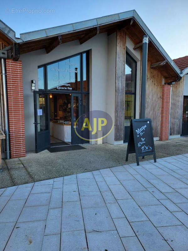 Commerce à LACANAU