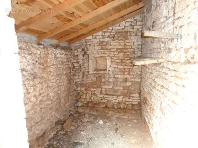 Grande maison de village de caractère avec 3 chambres et dépendances - photo 16