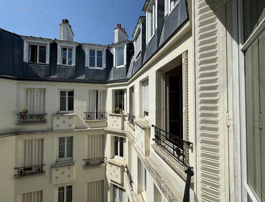 Appartement à PARIS-15E