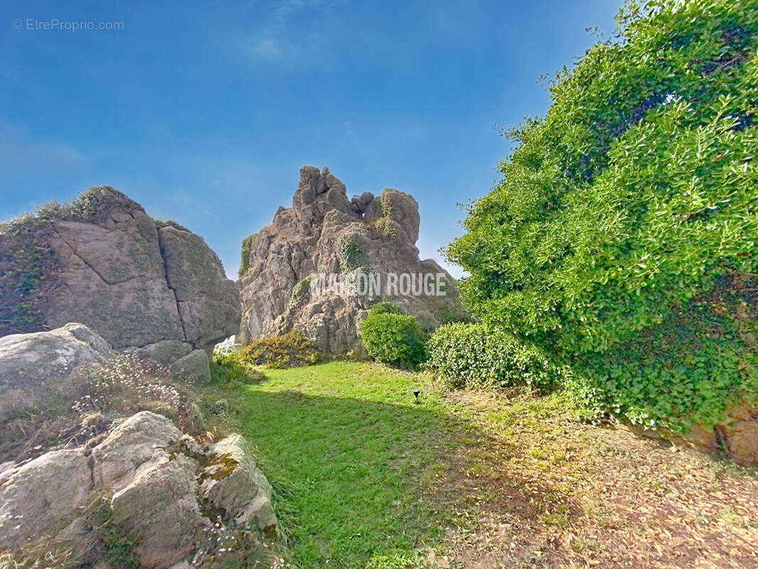 Maison à PLOUGRESCANT