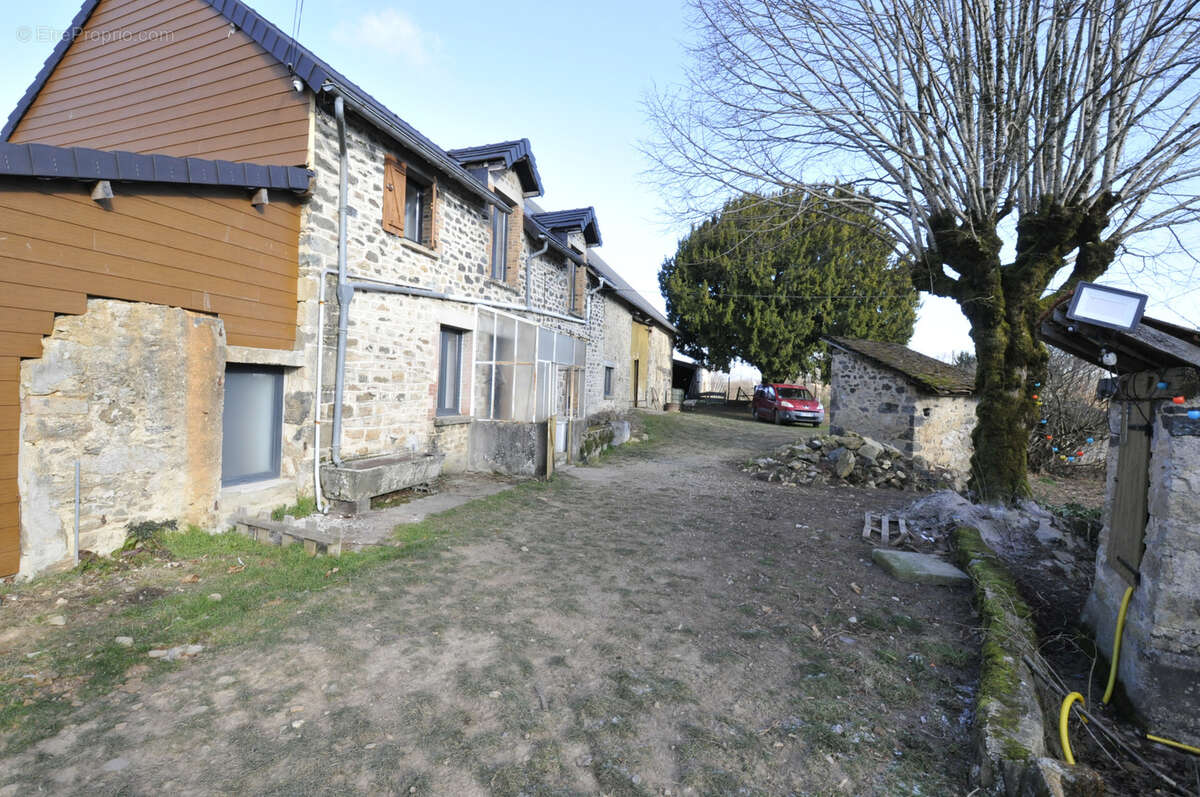 Maison à LA PORCHERIE