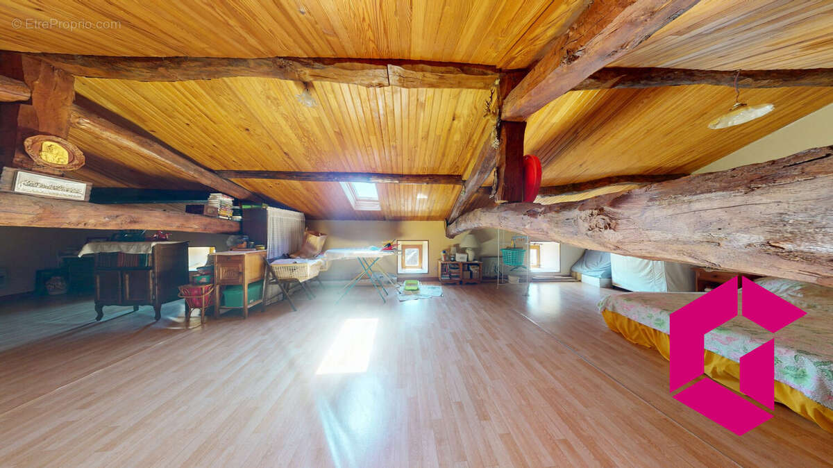 Maison à MAREUGHEOL