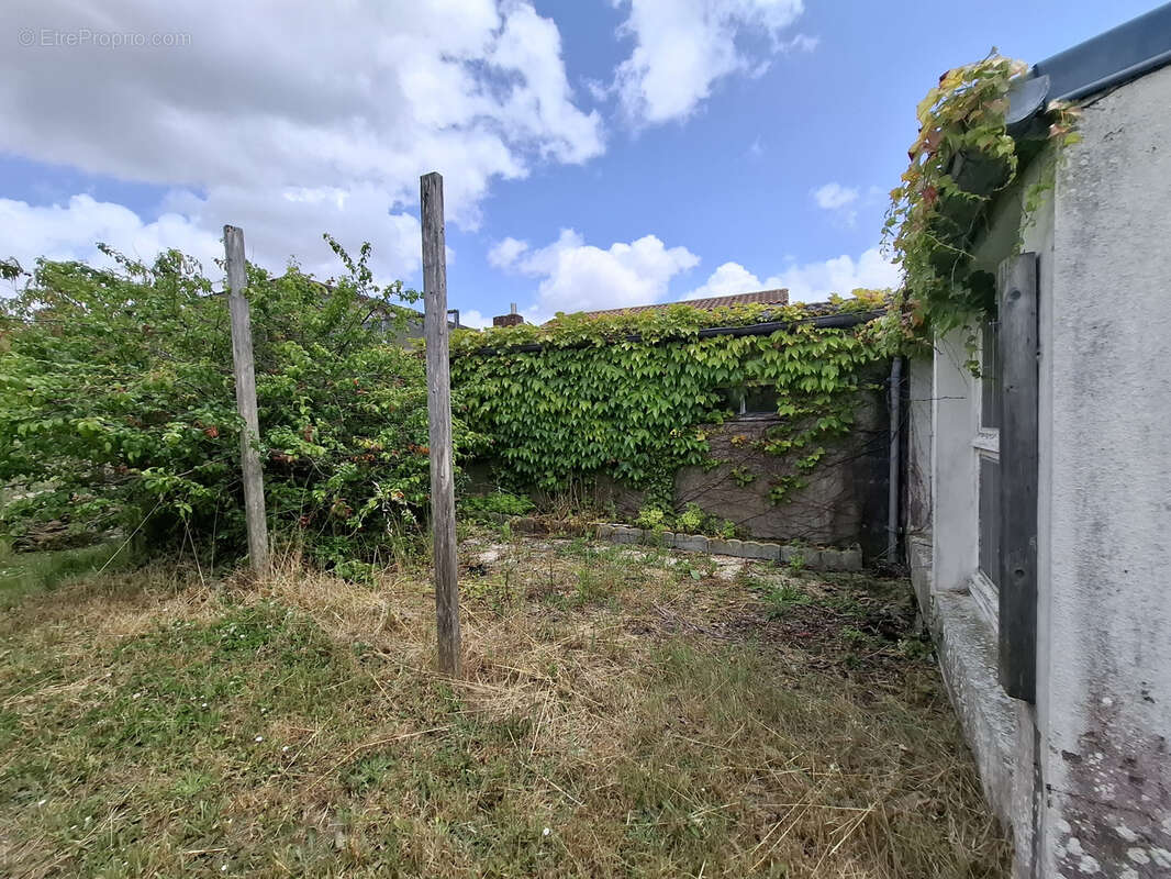 Maison à SAINT-ETIENNE-DE-MER-MORTE