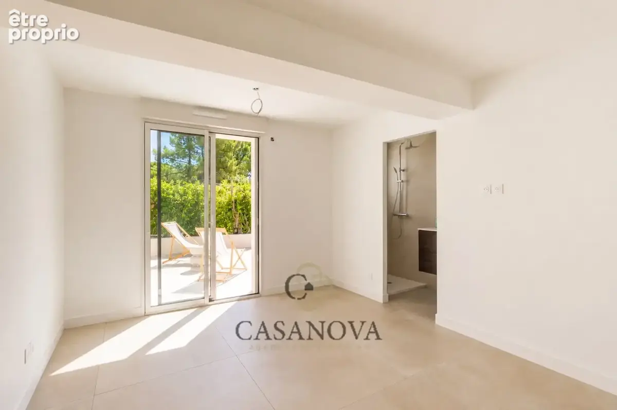 Castelnau-le-lez  villa moderne entièrement rénovée aux prestations haut de gamme. - photo 14