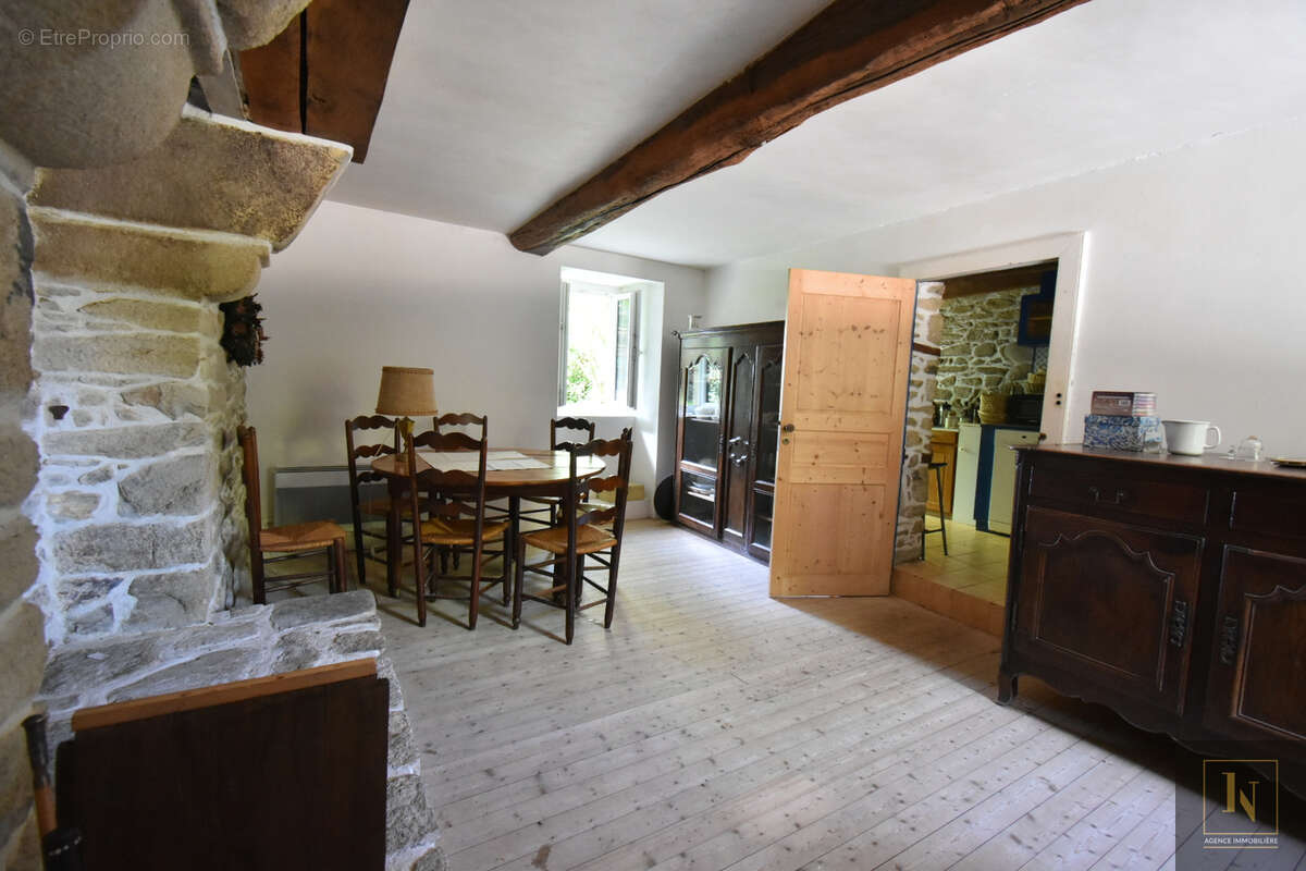 Maison à SURZUR