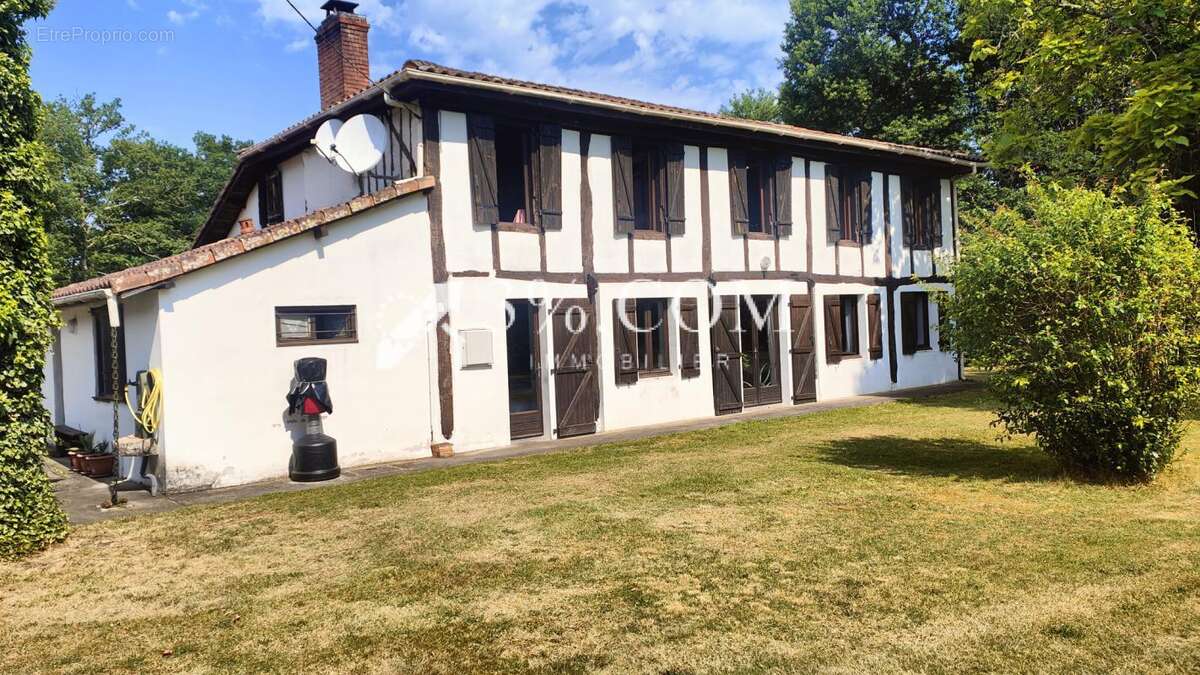 Maison à LUXEY