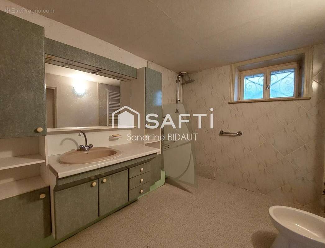 Maison 126 m² à Saint-Trivier-De-Courtes  - photo 6