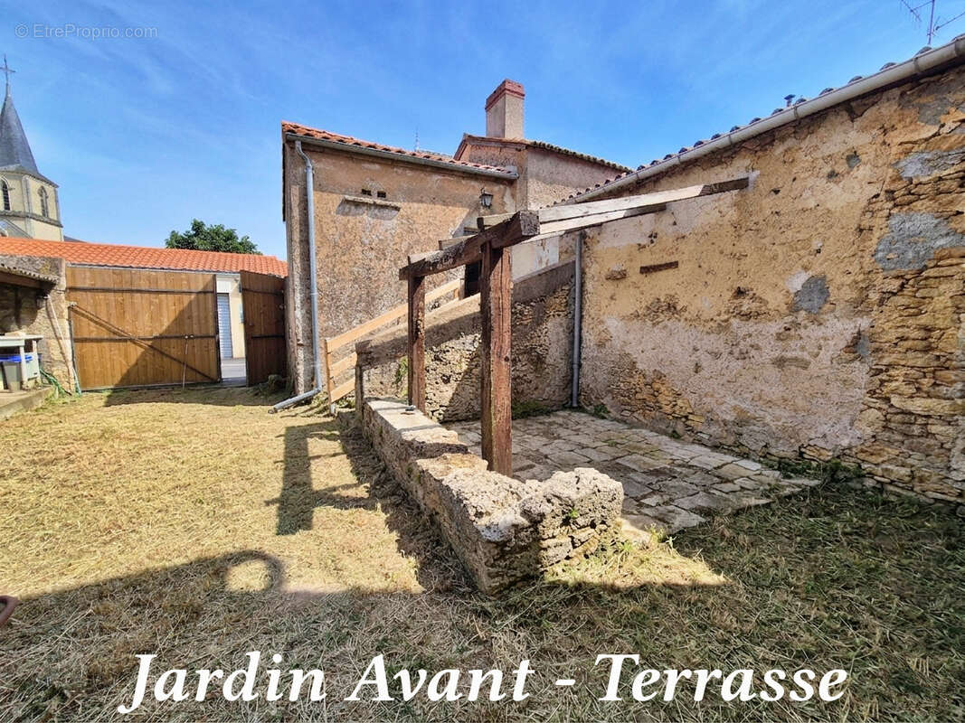 Maison à THOUARCE