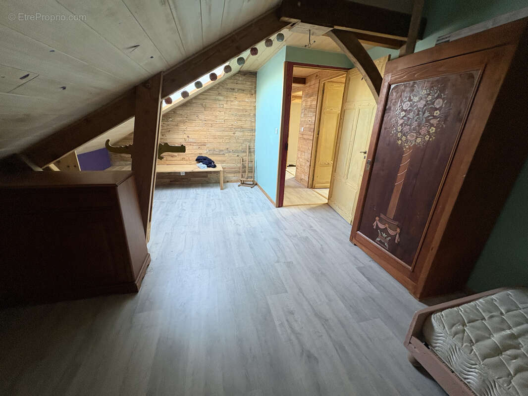 Maison à MONTAIGU-DE-QUERCY