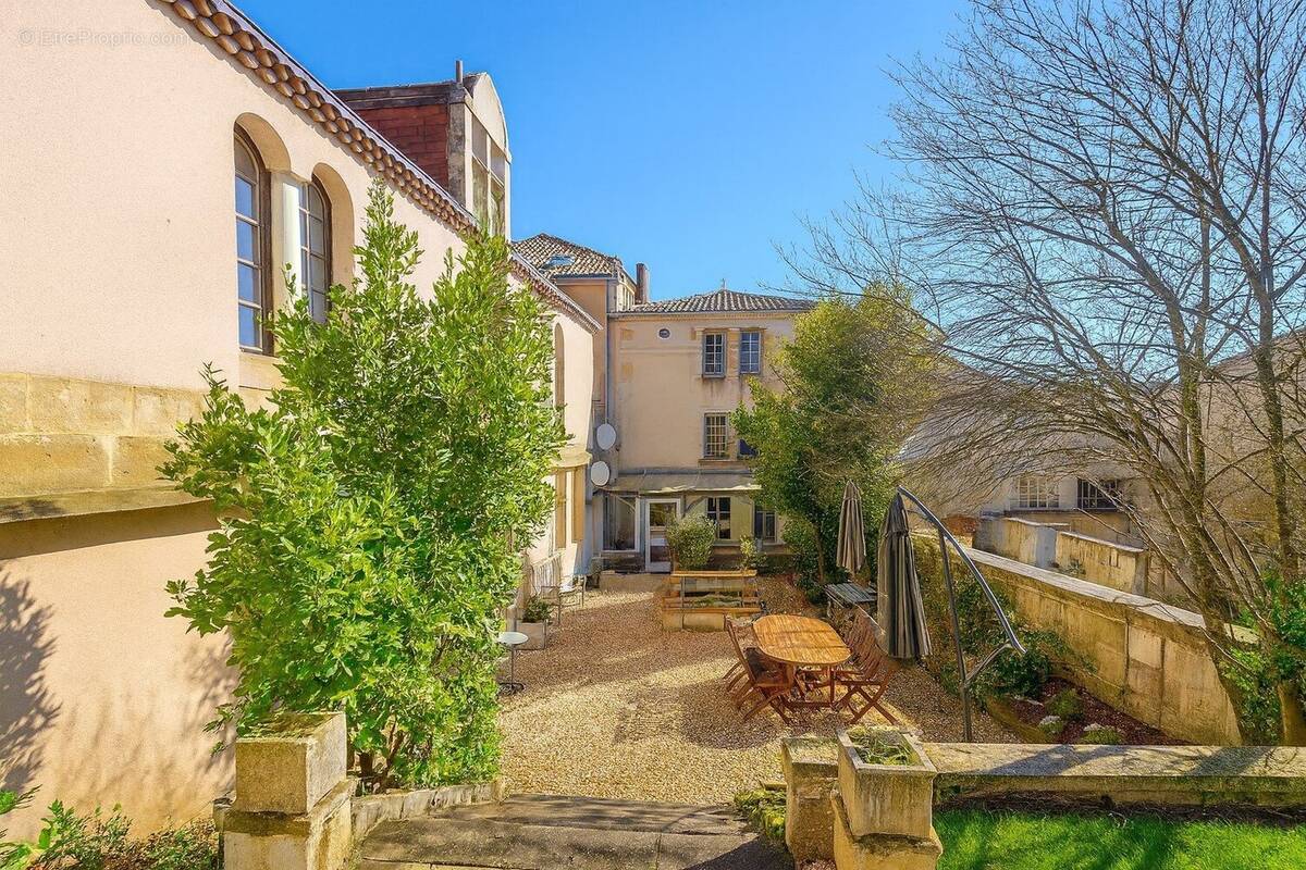 Maison à CONFOLENS