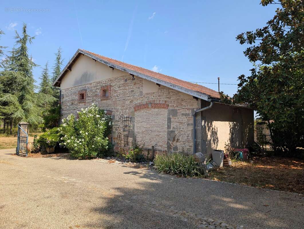 Beau Manoir avec près de 50 hectares de terrain proche de toutes les commodités - photo 20