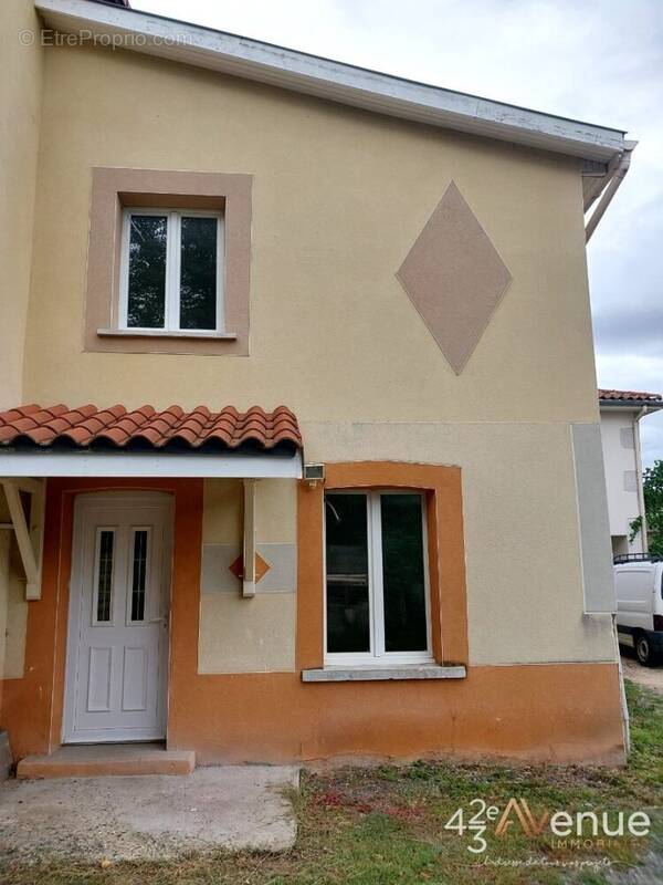 Maison à SURY-LE-COMTAL