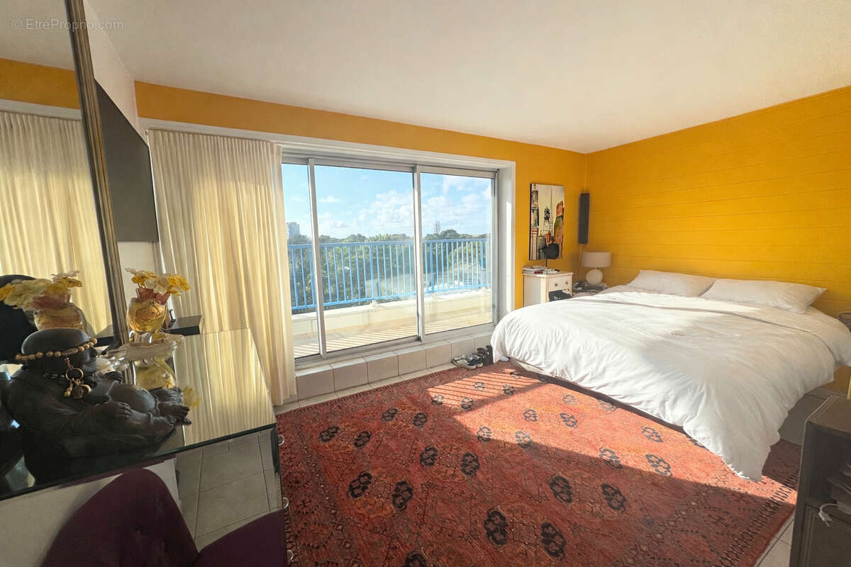 A vendre, 4 pièces Vue mer Latérale, Centre ville, Quartier des Oiseaux, proche Marché & Avenue De Gaulle, Calme & Résidentiel - photo 8