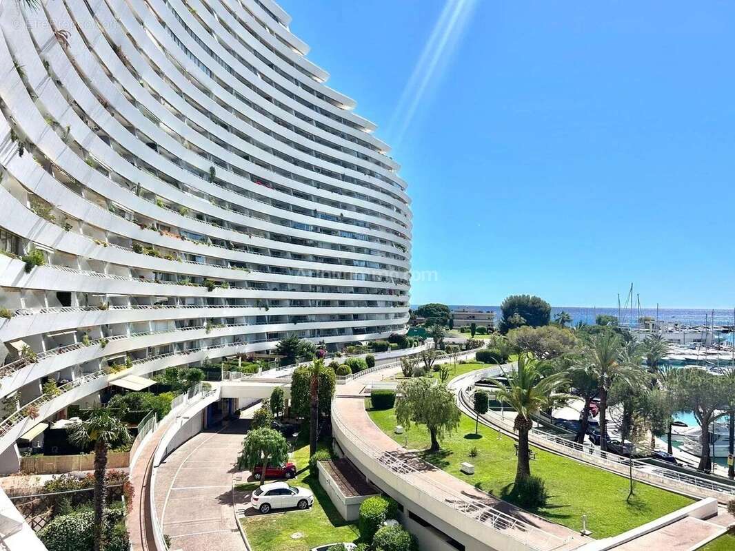 Appartement à VILLENEUVE-LOUBET