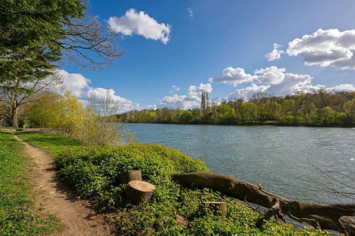 Maison à SOISY-SUR-SEINE