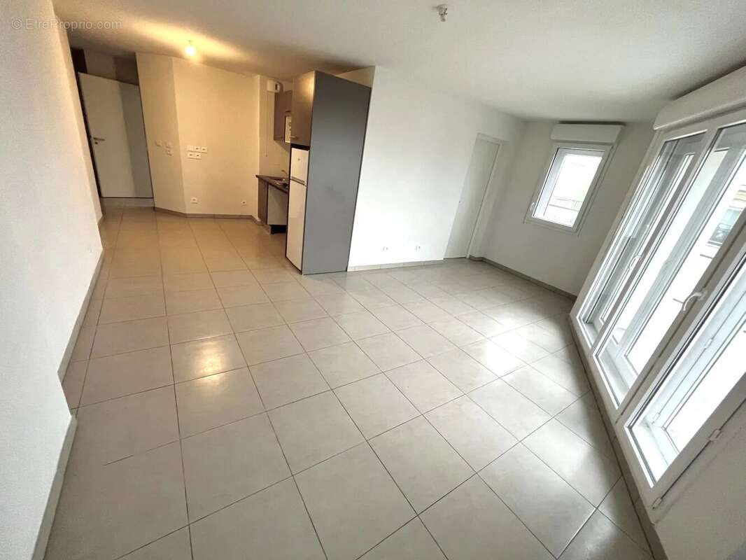 Appartement 3 pièces de 66 m² avec terrasse et double stationnement - photo 3