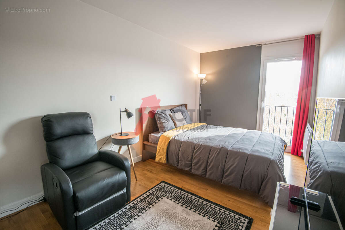 Appartement à COURCOURONNES