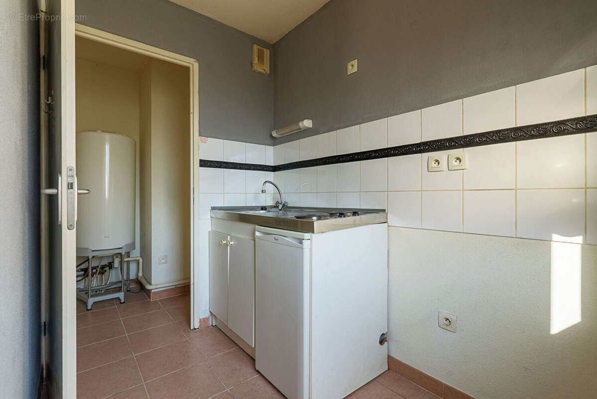 CARCASSONNE - PÉRIPHÉRIE Appartement T2 45m² avec grand balcon et place de parking privative - photo 6