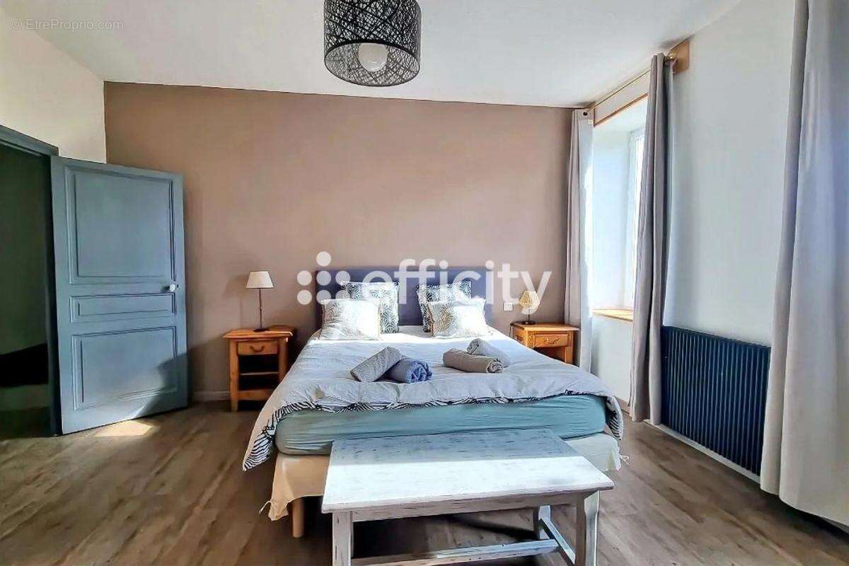 Appartement à CLUNY