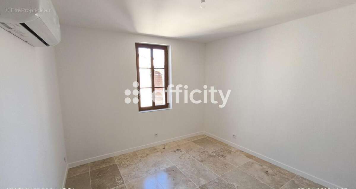 Maison à NISSAN-LEZ-ENSERUNE