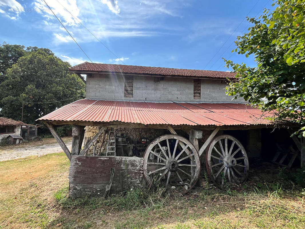 Maison en pierre à restaurer proche Villeréal - photo 3
