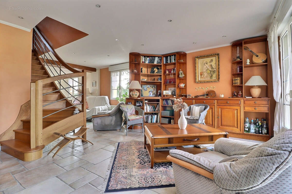 Maison à SAINT-MARTIN-SOUS-MONTAIGU