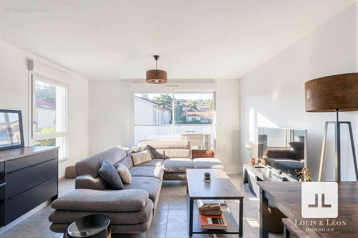 Appartement à NEUVILLE-SUR-SAONE
