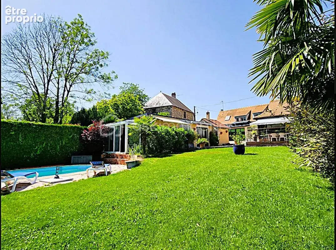 À 10 minutes de RAMBOUILLET, propriété de 220 m² habitable sur terrain de 940 m² avec une magnifique piscine de 5 M par 10 M - photo 28