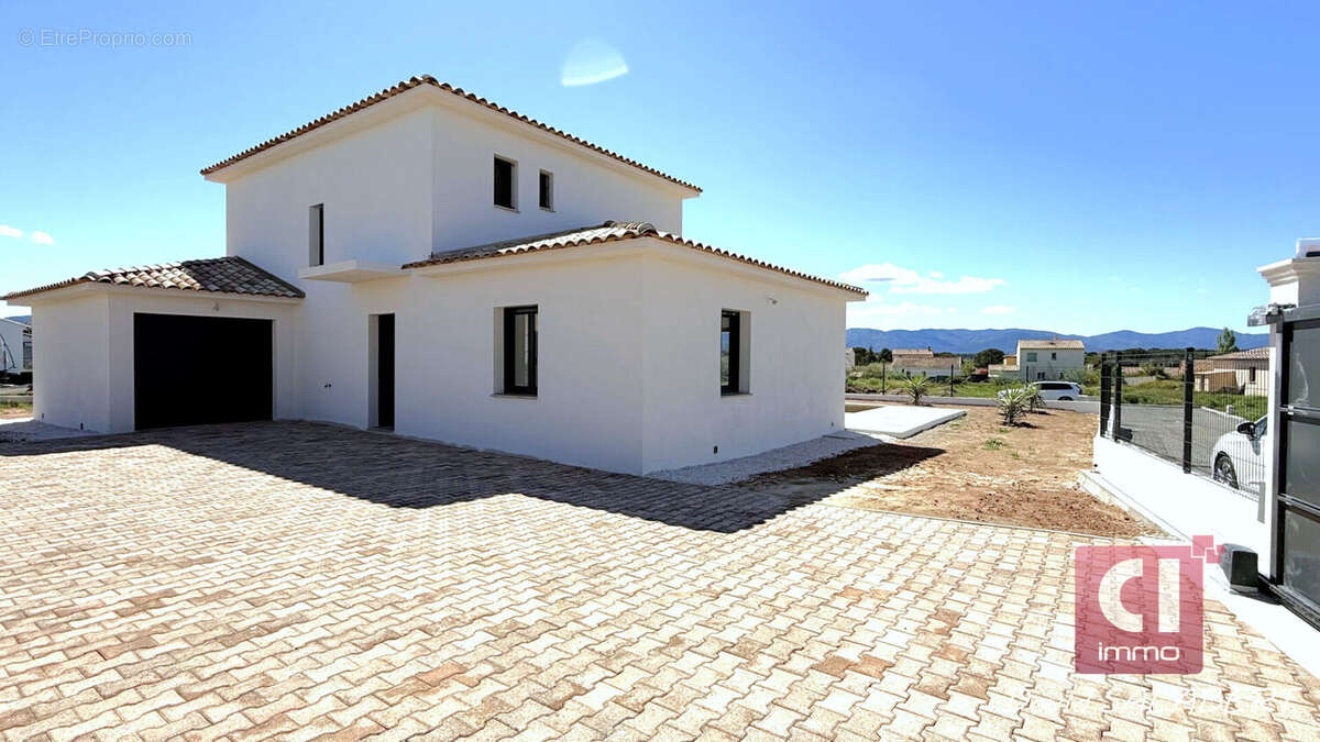 Villa contemporaine neuve avec vue dégagée  avec piscine. Exposition plein sud. VIDAUBAN - photo 6