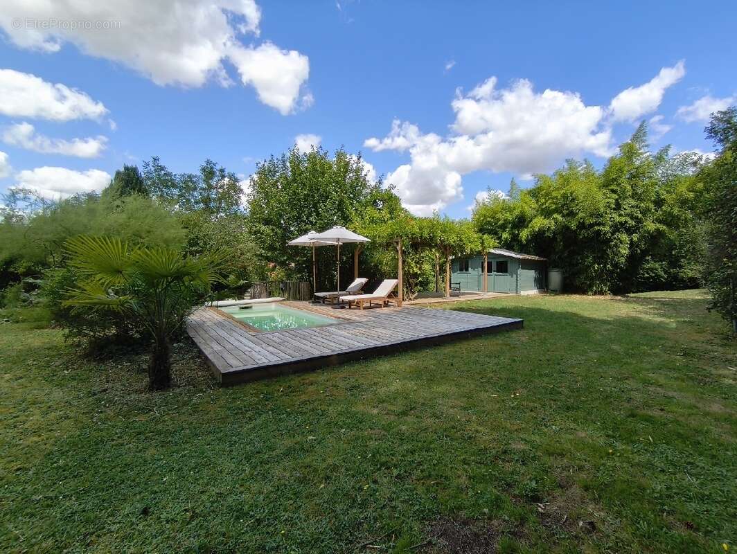 Maison 176 m² à Nesles-La-Vallee  - photo 7