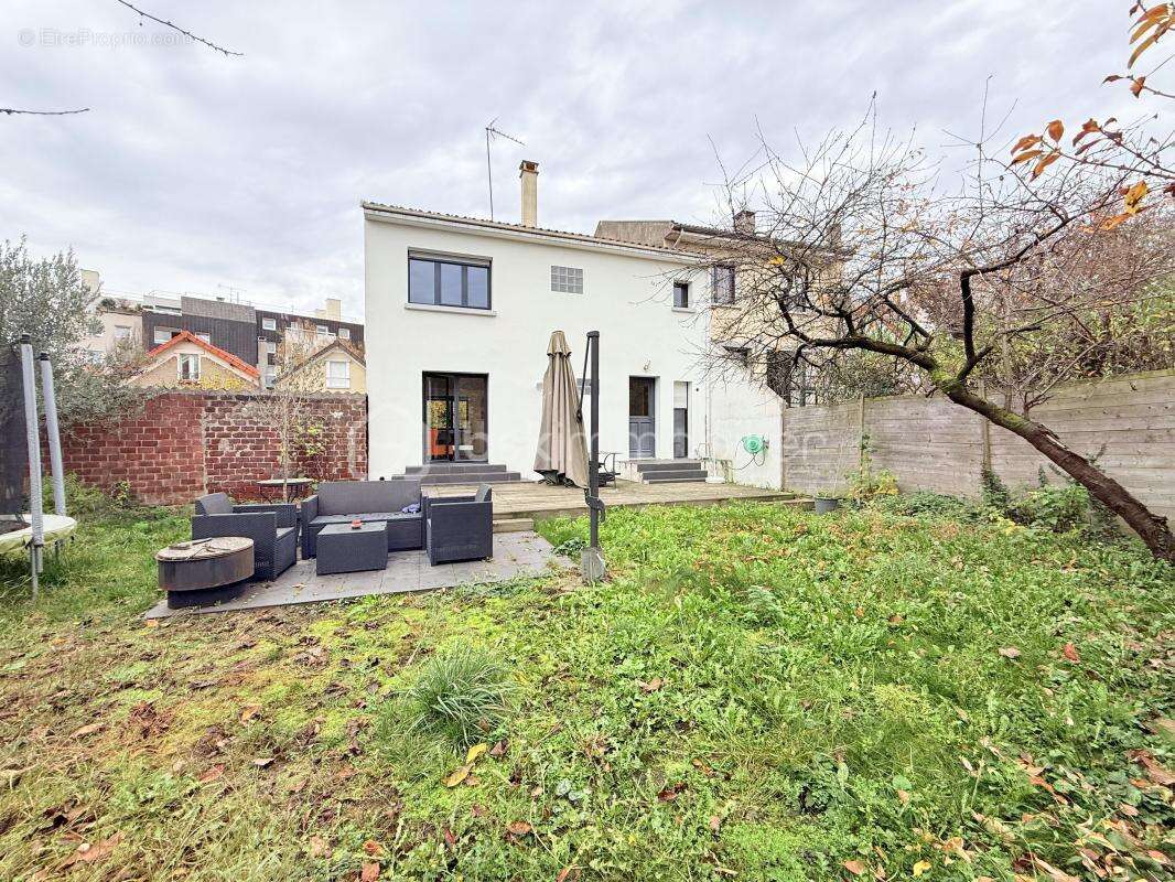 Maison à LE PERREUX-SUR-MARNE