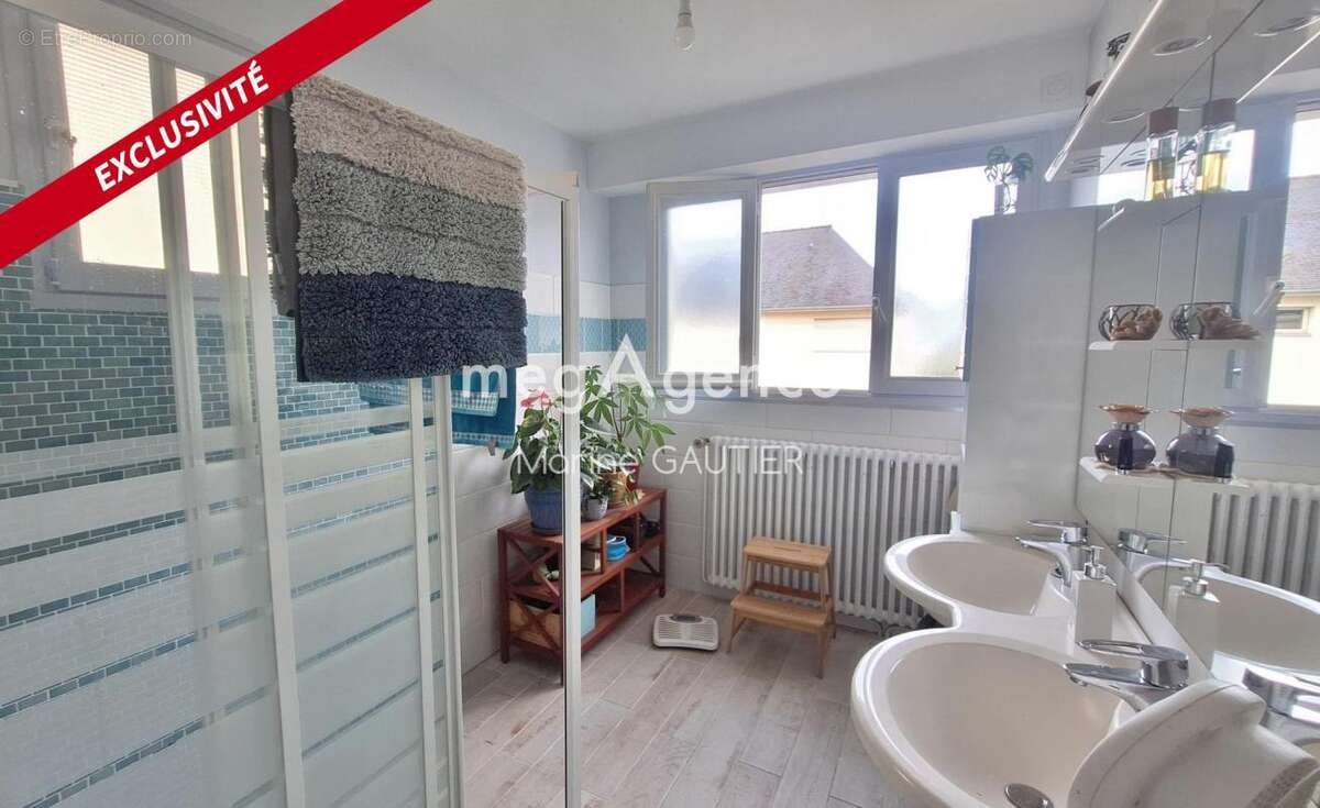 Maison à LE VIVIER-SUR-MER