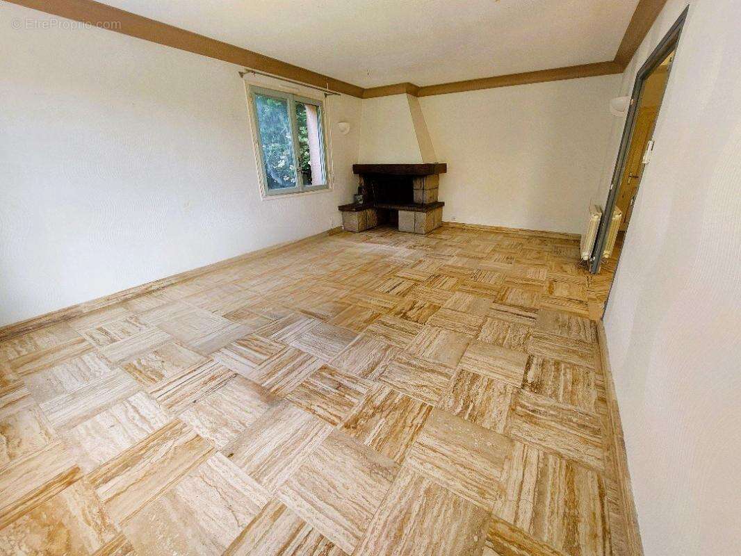 Maison à VERNIX