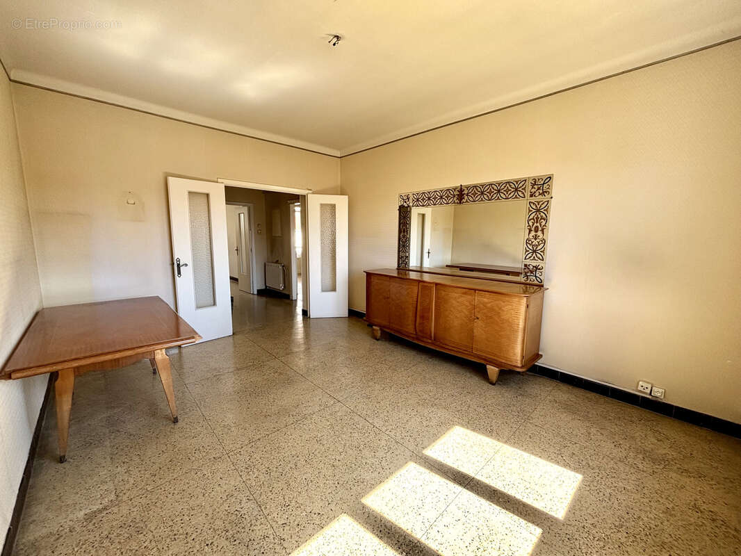 Appartement à MARSEILLE-1E