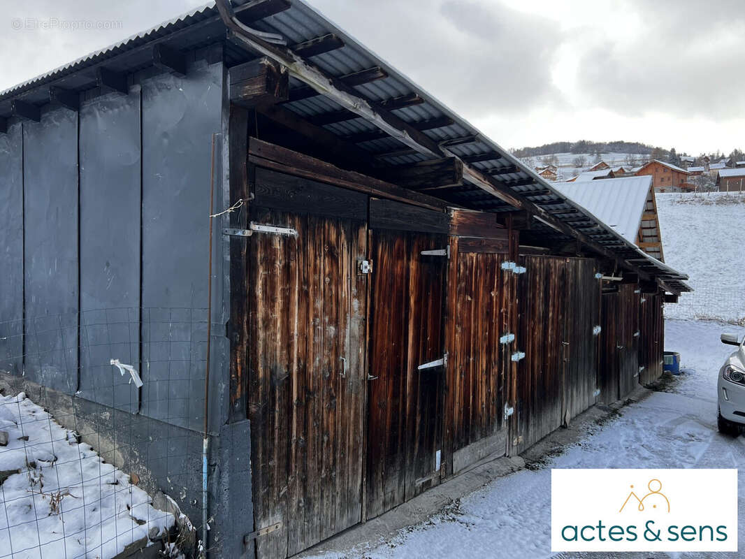 Maison à ALBIEZ-MONTROND