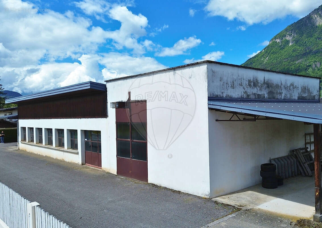 Commerce à MARIGNIER