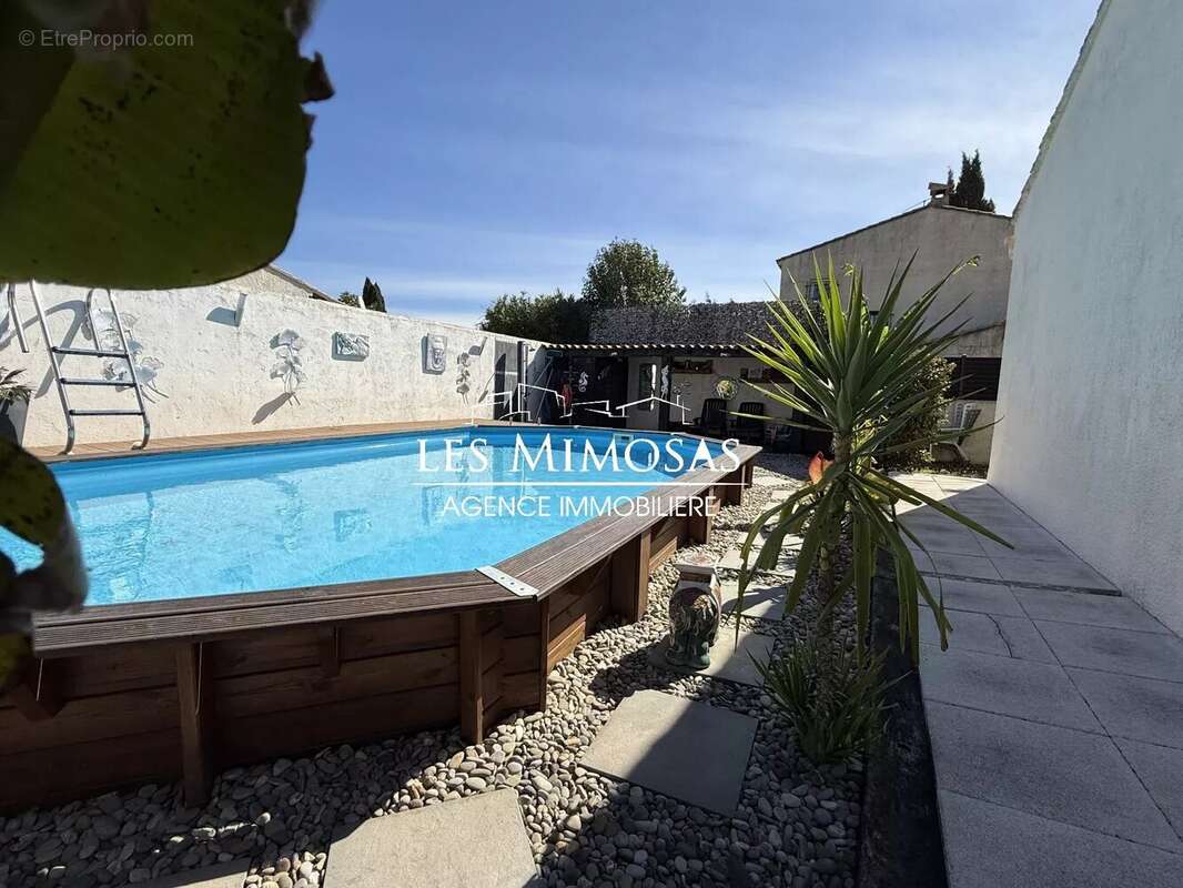 Maison 4 P avec grand GARAGE – LE MUY - photo 4