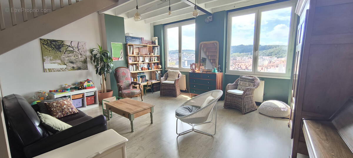 Appartement à SAINT-ETIENNE