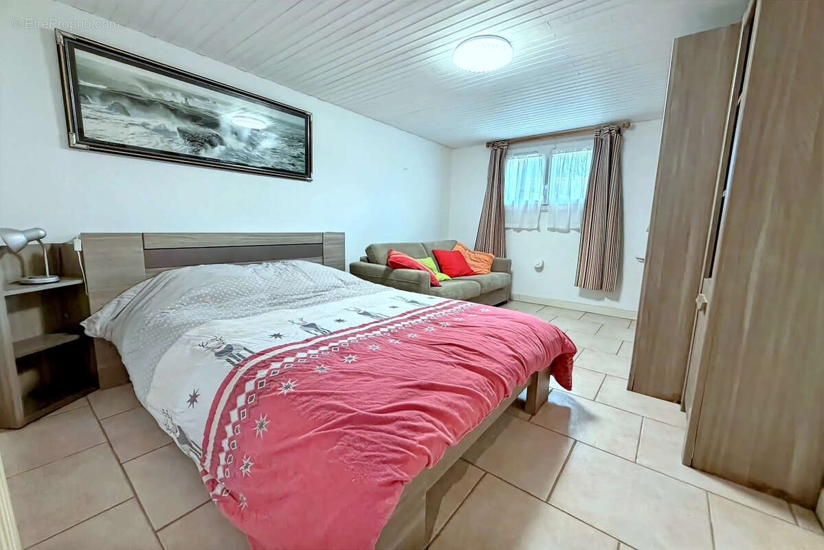 Maison à CONDE-SAINTE-LIBIAIRE