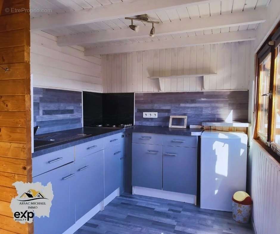 Maison à VERNET-LA-VARENNE