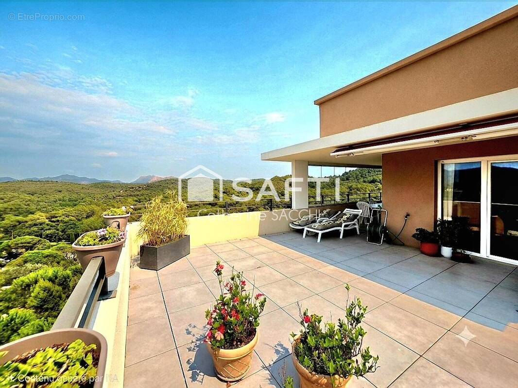 Photo 1 - Appartement à SAINT-RAPHAEL