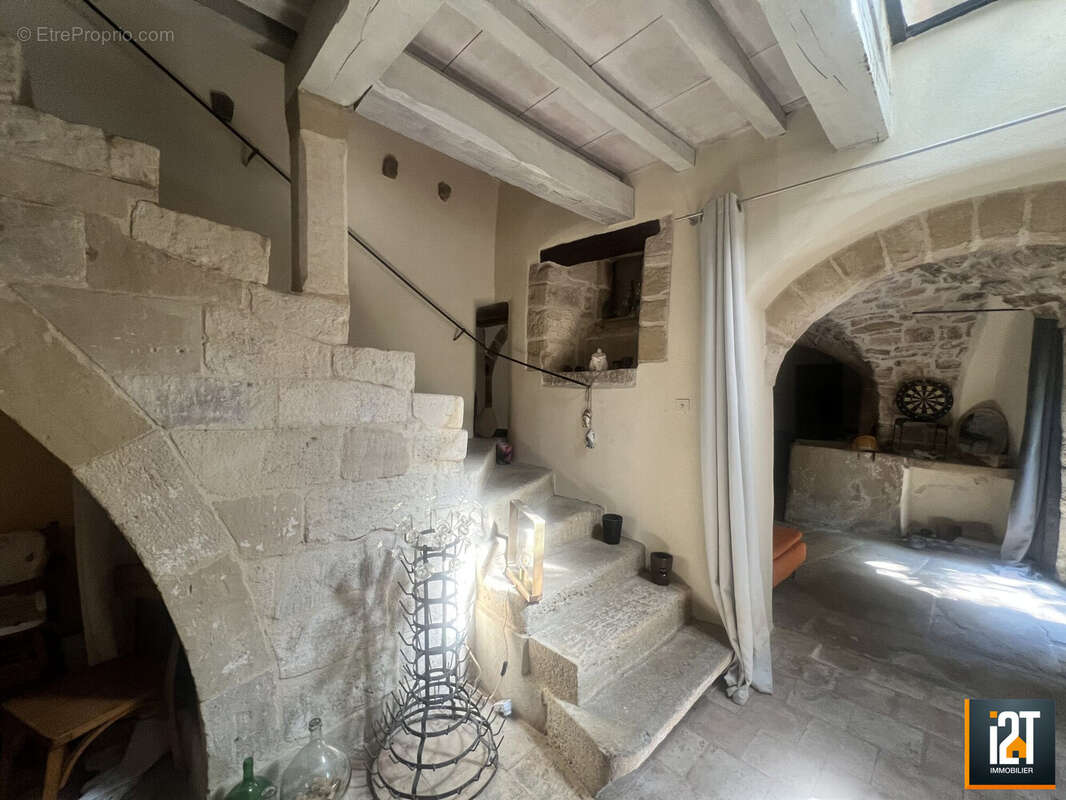 Maison 121 m² à Arpaillargues-Et-Aureillac  - photo 3