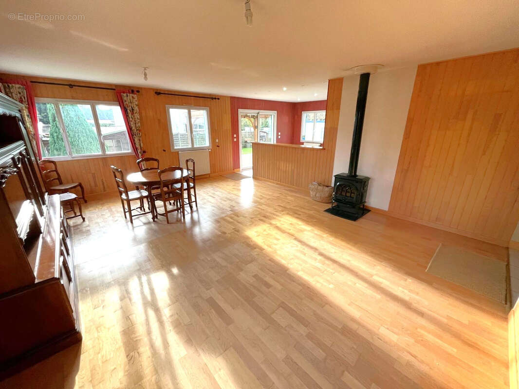 Maison à SAINT-PIAT